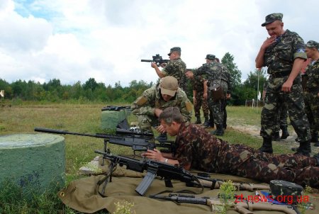 На Житомирському полігоні десантники випробовували новітні зразки зброї