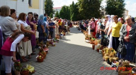 Вчора житомиряни відзначали Яблучний Спас