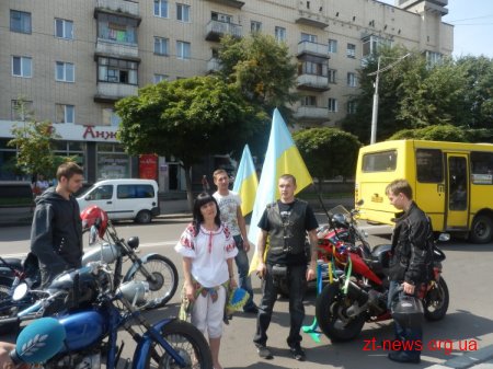В День незалежності України вперше в Житомирі пройшов парад вишиванок ВІДЕО