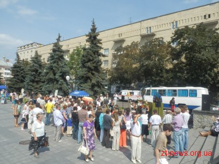 В День незалежності України вперше в Житомирі пройшов парад вишиванок ВІДЕО