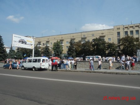 В День незалежності України вперше в Житомирі пройшов парад вишиванок ВІДЕО
