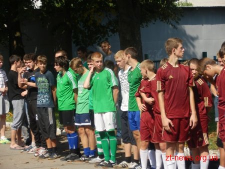 У Житомирі підвели підсумки першості міста з міні-футболу 2012 серед вуличних і дворових команд ВІДЕО