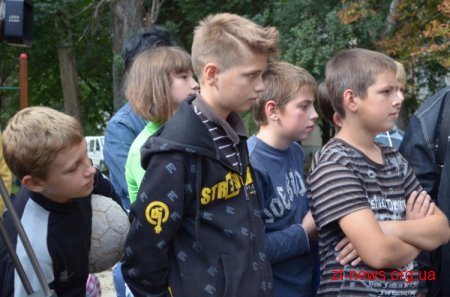 В Житомирі по вул. Шевченка 105 встановили новий ігровий майданчик для дітей