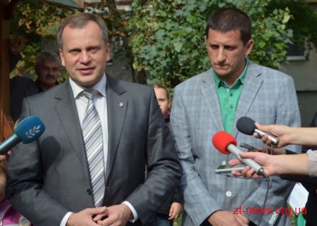 В Житомирі по вул. Шевченка 105 встановили новий ігровий майданчик для дітей