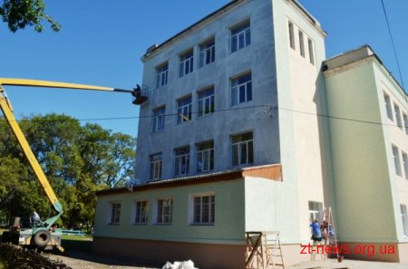 Міський голова оглянув готовність спортивних майданчиків зі штучним покриттям