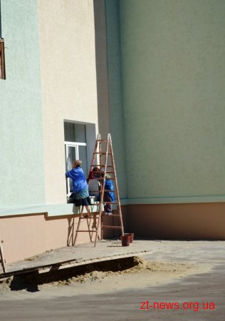 Міський голова оглянув готовність спортивних майданчиків зі штучним покриттям