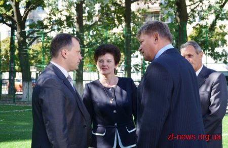 Міський голова оглянув готовність спортивних майданчиків зі штучним покриттям