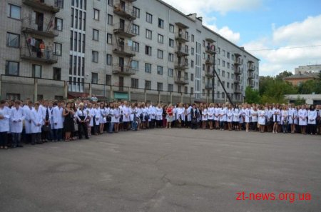 31 серпня керівники міста та області завітали до Житомирського інституту медсестринства на урочисту посвяту першокурсників