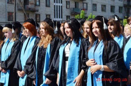 31 серпня керівники міста та області завітали до Житомирського інституту медсестринства на урочисту посвяту першокурсників