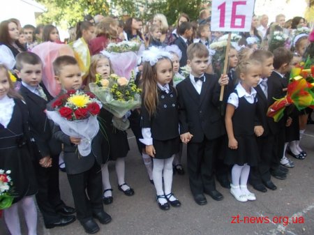 1 вересня Володимир Дебой прийшов на урочисту лінійку в житомирський ліцей №25