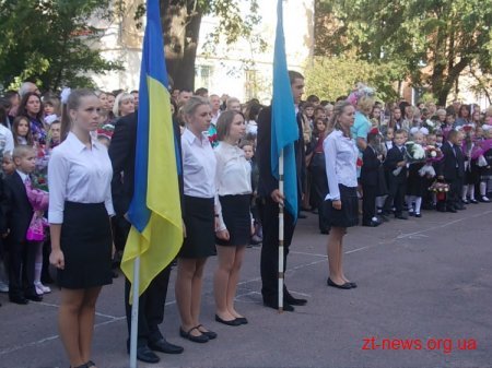 1 вересня Володимир Дебой прийшов на урочисту лінійку в житомирський ліцей №25