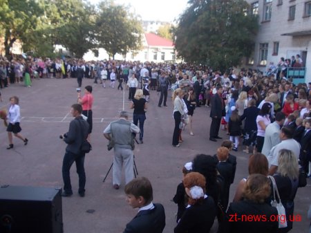 1 вересня Володимир Дебой прийшов на урочисту лінійку в житомирський ліцей №25