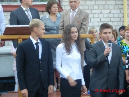 1 вересня Володимир Дебой прийшов на урочисту лінійку в житомирський ліцей №25