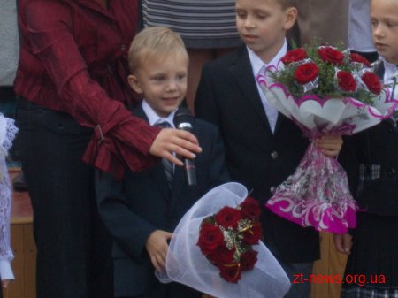 1 вересня Володимир Дебой прийшов на урочисту лінійку в житомирський ліцей №25