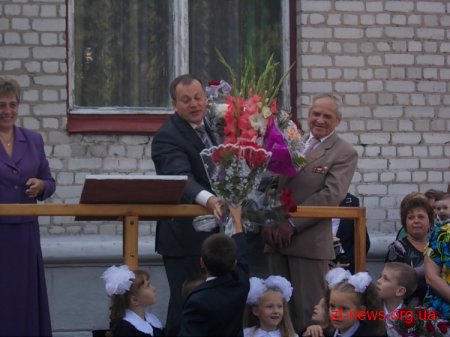 1 вересня Володимир Дебой прийшов на урочисту лінійку в житомирський ліцей №25