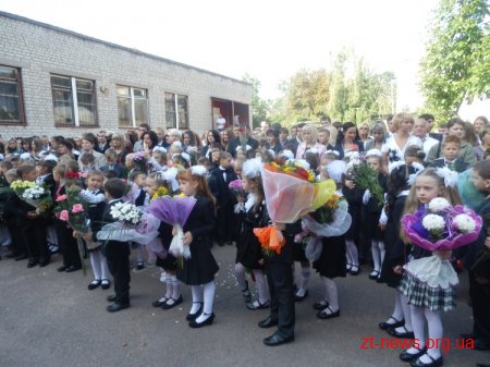 1 вересня Володимир Дебой прийшов на урочисту лінійку в житомирський ліцей №25