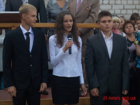 1 вересня Володимир Дебой прийшов на урочисту лінійку в житомирський ліцей №25