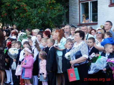 1 вересня Володимир Дебой прийшов на урочисту лінійку в житомирський ліцей №25
