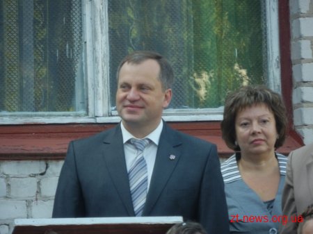 1 вересня Володимир Дебой прийшов на урочисту лінійку в житомирський ліцей №25