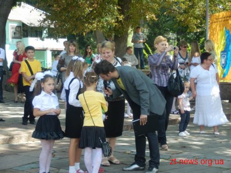 Святкування дня Знань продовжилось в парку ім. Гагаріна поблизу арки