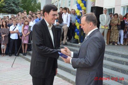 Міський голова вручив студентські квитки першокурсникам Житомирського державного технологічного університету