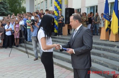Міський голова вручив студентські квитки першокурсникам Житомирського державного технологічного університету