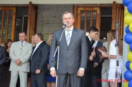 Міський голова вручив студентські квитки першокурсникам Житомирського державного технологічного університету