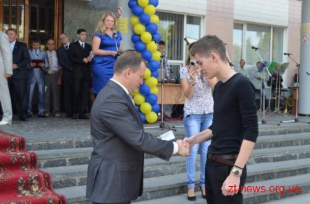 Міський голова вручив студентські квитки першокурсникам Житомирського державного технологічного університету