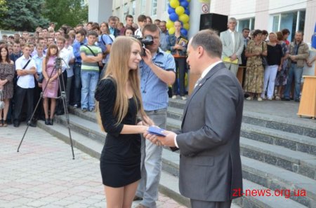 Міський голова вручив студентські квитки першокурсникам Житомирського державного технологічного університету