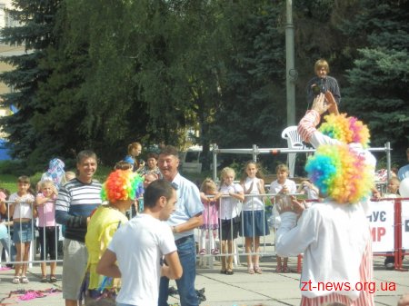 1 вересня на майдані Корольова в Житомирі відбулося святкування Дня міста культурна версія ОНОВЛЕНО