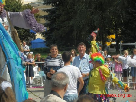1 вересня на майдані Корольова в Житомирі відбулося святкування Дня міста культурна версія ОНОВЛЕНО