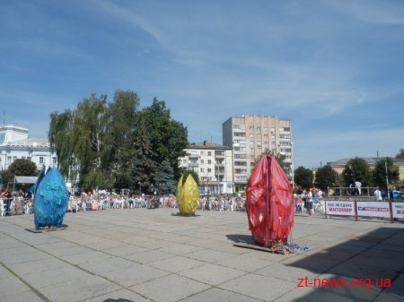 1 вересня на майдані Корольова в Житомирі відбулося святкування Дня міста культурна версія ОНОВЛЕНО