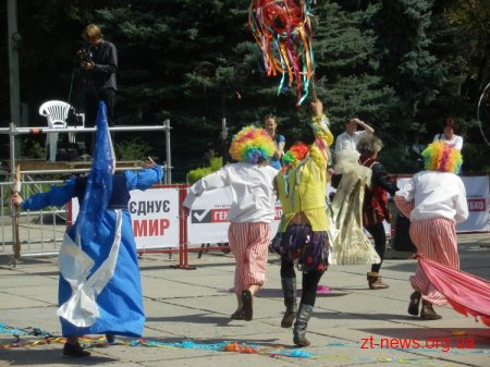 1 вересня на майдані Корольова в Житомирі відбулося святкування Дня міста культурна версія ОНОВЛЕНО