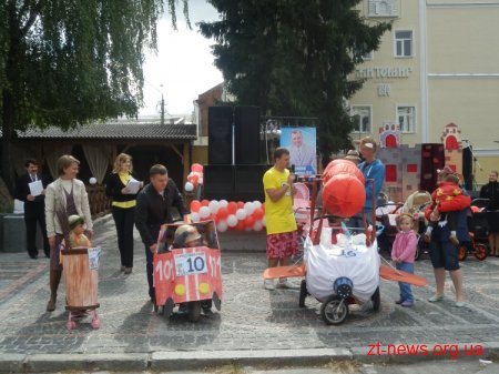 В Житомирі пройшов парад дитячих візочків