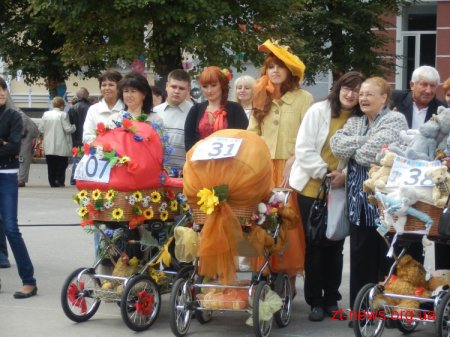 В Житомирі пройшов парад дитячих візочків