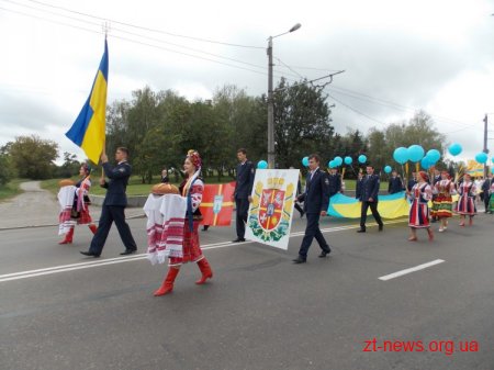 Вчора на честь дня міста відбулася урочиста хода вулицями Черняховського та Великою Бердичівською ВІДЕО