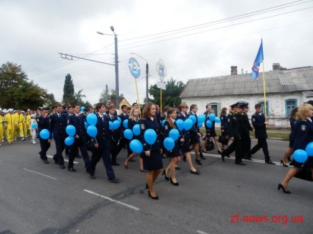 Вчора на честь дня міста відбулася урочиста хода вулицями Черняховського та Великою Бердичівською ВІДЕО