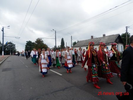 Вчора на честь дня міста відбулася урочиста хода вулицями Черняховського та Великою Бердичівською ВІДЕО