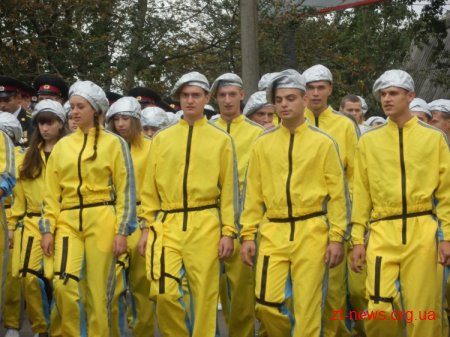 Вчора на честь дня міста відбулася урочиста хода вулицями Черняховського та Великою Бердичівською ВІДЕО