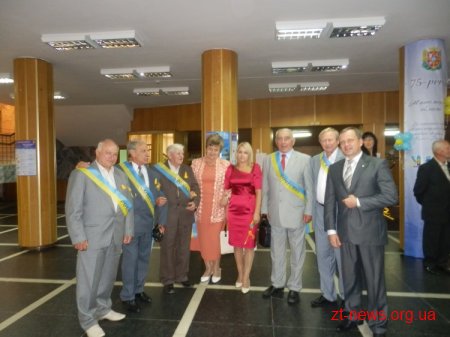 Урочистості до дня міста Житомира в драмтеатрі: почесні звання, відзнаки, грамоти, премії, сертифікати ВІДЕО