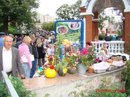 Під гаслом "Ми обираємо деруни!" пройшов у Коростені п’ятий Міжнародний фестиваль дерунів