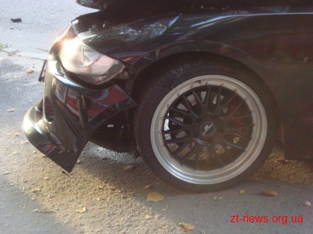В центрі Житомира у аварію потрапили спортивний BMW та Honda