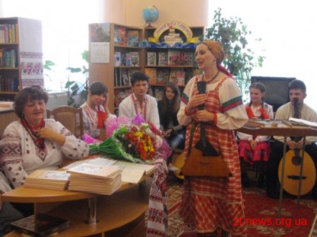 Відома житомирська письменниця та поетеса Марія Зіновчук презентувала своє нове творіння