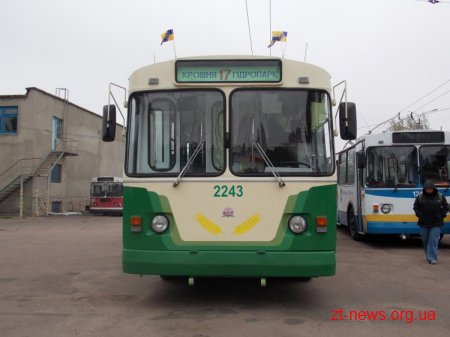 Запуск на лінію нового тролейбуса - подарунок до 75 річчя області