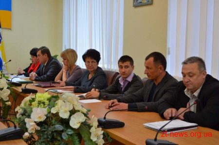 Активісти після зустрічі з мером Володимиром Дебоєм погодилися пропустити сміттєвози на полігон