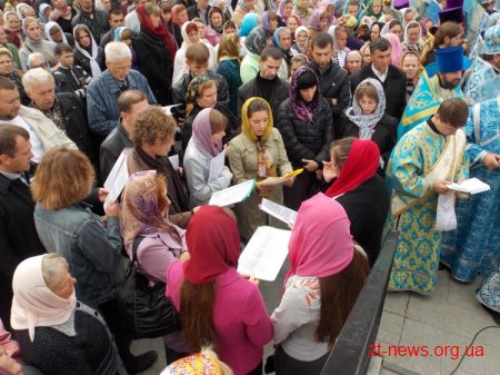 В Житомирі урочисто освятили Хрестовоздвиженську церкву ВІДЕО