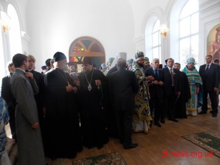 В Житомирі урочисто освятили Хрестовоздвиженську церкву ВІДЕО
