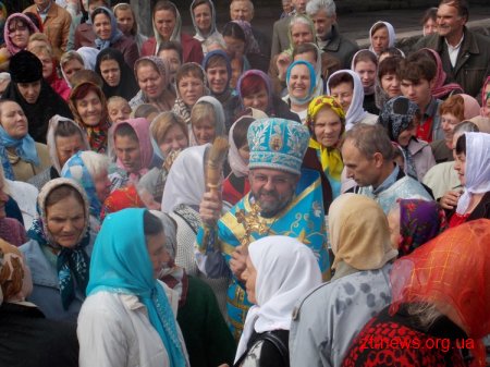 В Житомирі урочисто освятили Хрестовоздвиженську церкву ВІДЕО
