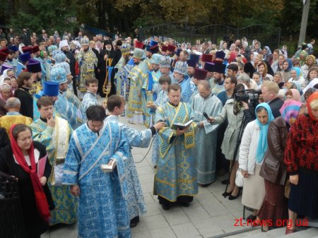 В Житомирі урочисто освятили Хрестовоздвиженську церкву ВІДЕО