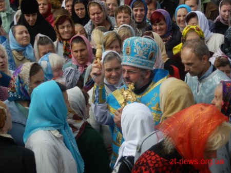 В Житомирі урочисто освятили Хрестовоздвиженську церкву ВІДЕО
